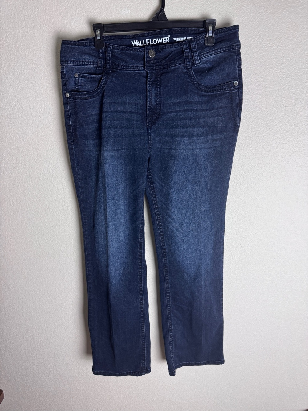 Wallflower Women's Indigo Straight-Leg Jeans 14 Plus